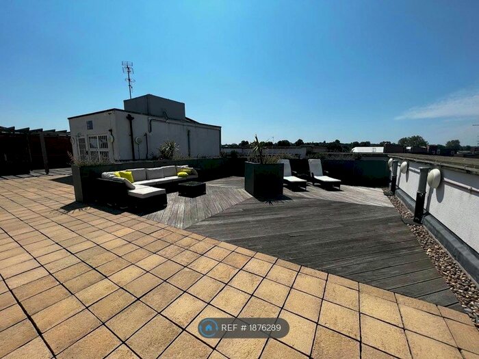 2 Bedroom Flat To Rent In Upper Richmond Road, London, SW15