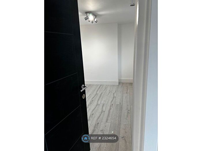 5 Bedroom Detached House To Rent In Birches Head Road, Stoke-On-Trent, ST1