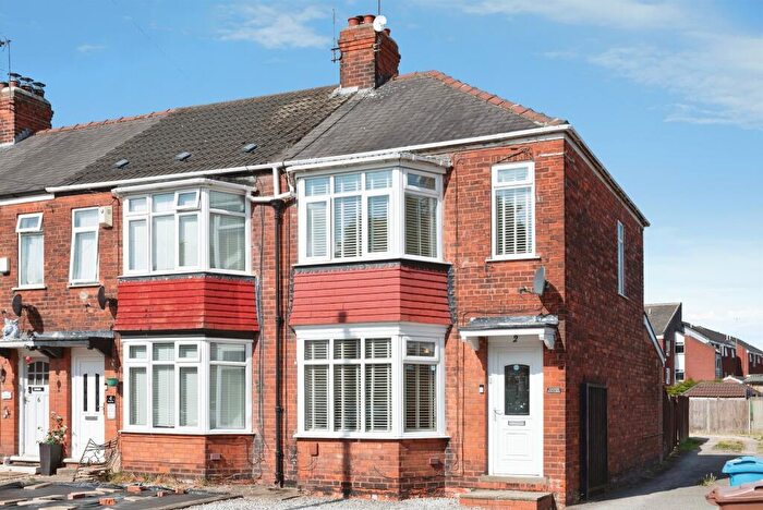 2 Bedroom End Of Terrace House For Sale In Henley Drive, Hull, HU9