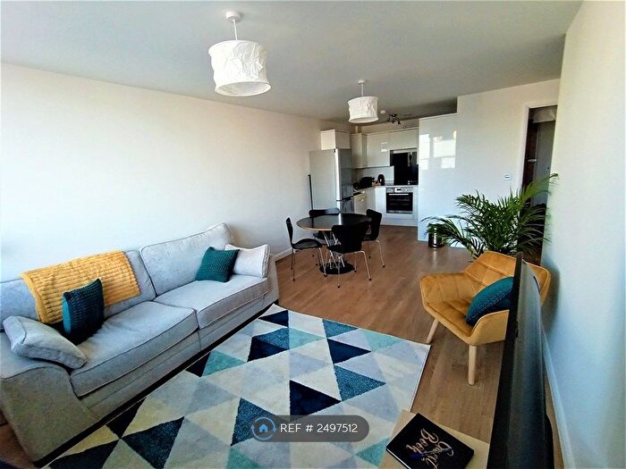 3 Bedroom Flat To Rent In Dean Street, Bristol, BS2
