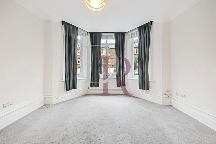 2 Bedroom Flat To Rent In Compayne Gardens, South Hampstead, NW6