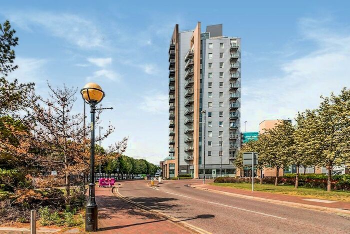 2 Bedroom Flat To Rent In The Quays, Salford, M50