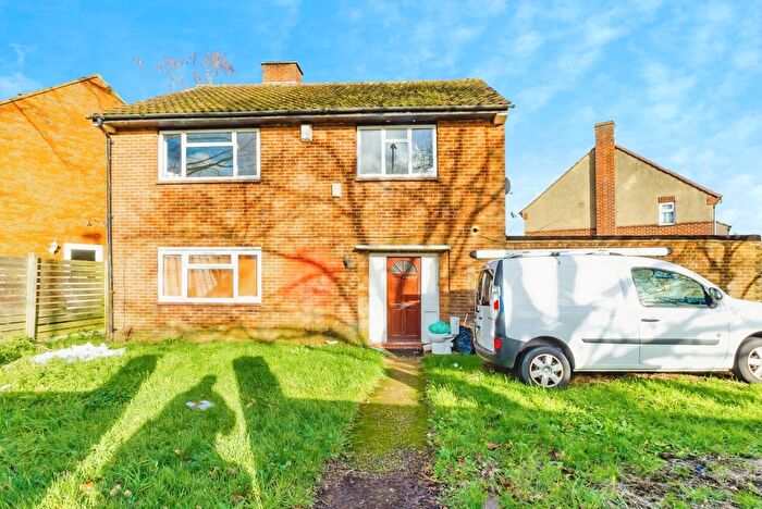 5 Bedroom Detached House For Sale In Arnhem Drive, Croydon, Surrey, CR0