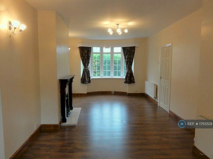 3 Bedroom Semi-Detached House To Rent In Castleton Avenue, Manchester, M32