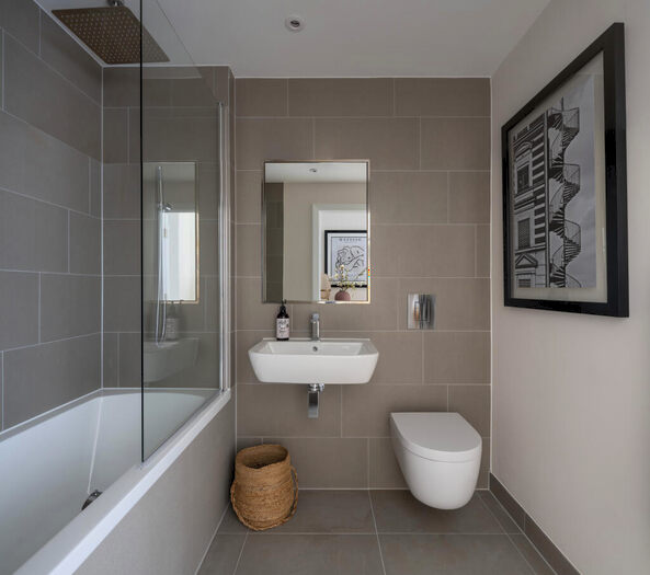 2 Bedroom Flat For Sale In Inglis Way, Mill Hill, NW7