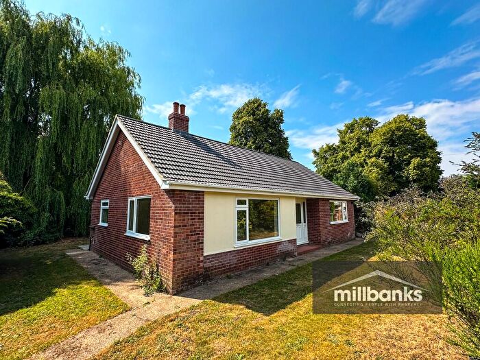 3 Bedroom Detached Bungalow For Sale In Watton Road, Great Hockham, IP24