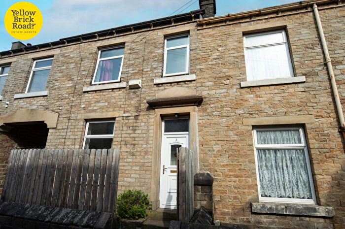 3 Bedroom Terraced House To Rent In Barlbrough Place, Huddersfield, HD3