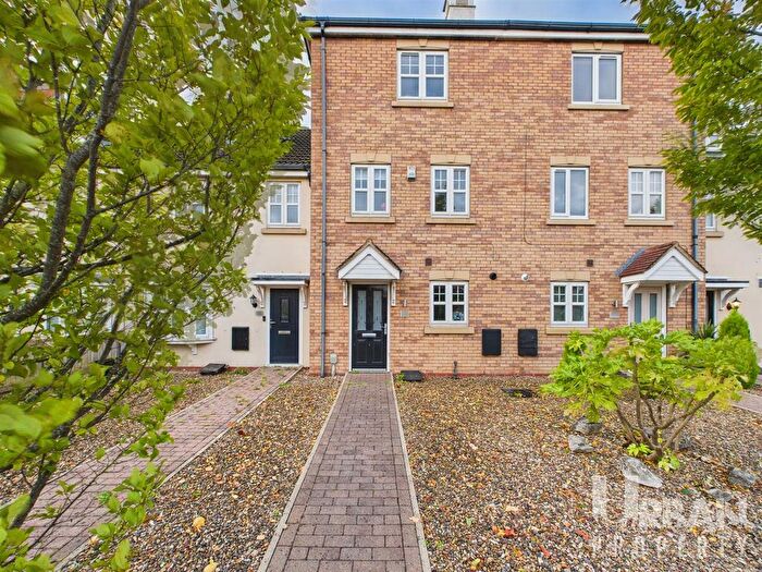 3 Bedroom Property For Sale In Pools Brook Park, Kingswood, HU7