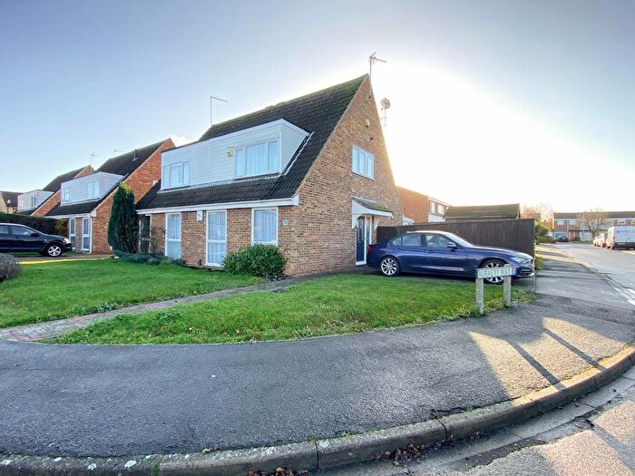 3 Bedroom Semi Detached House For Sale In Parlour Close, Histon, Cambridge, CB24