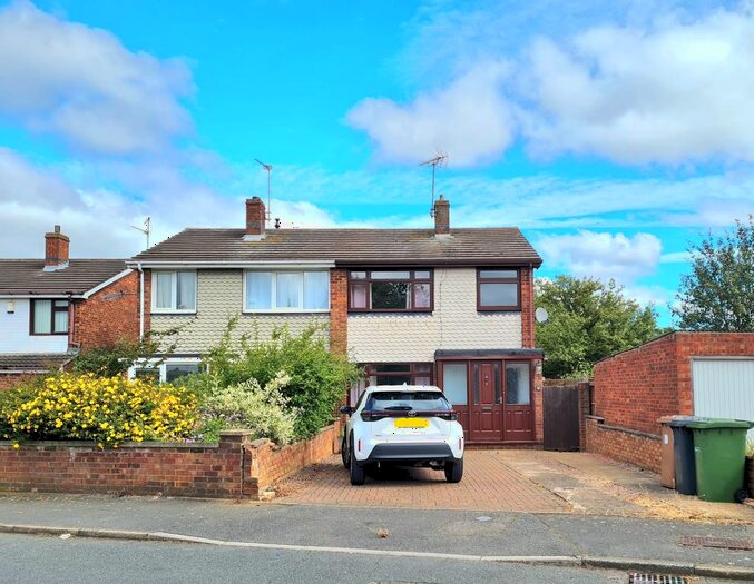 4 Bedroom Semi-Detached House To Rent In Woodhurst Road, Peterborough, PE2