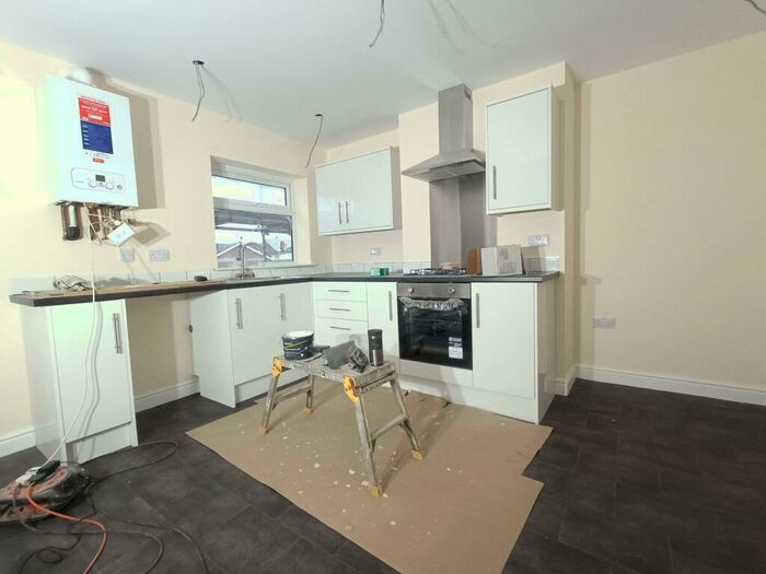 3 Bedroom Semi-Detached House To Rent In Main Street, Huthwaite, NG17