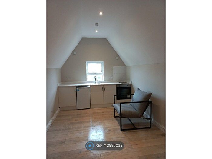 1 Bedroom Flat To Rent In Crescent Road, Bournemouth, BH2