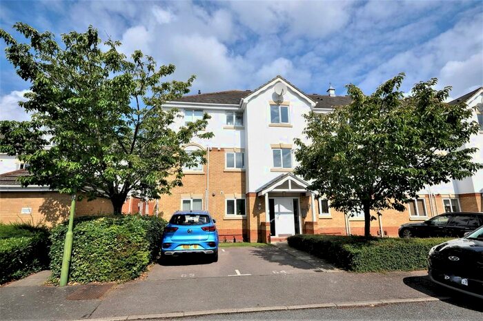 2 Bedroom Flat To Rent In Basildon Close, Watford, WD18