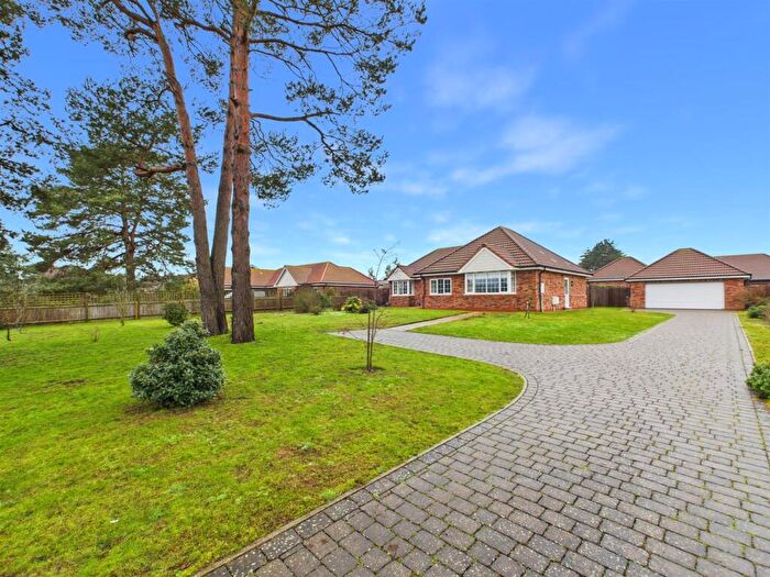 3 Bedroom Detached Bungalow For Sale In Horncastle Road, Woodhall Spa, LN10
