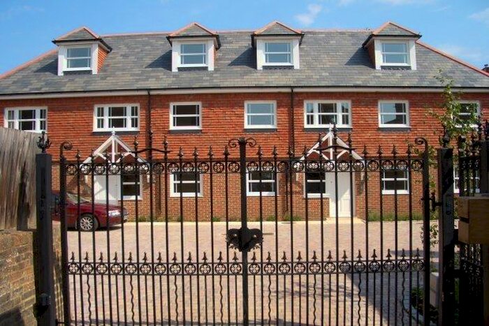 2 Bedroom Flat To Rent In Framfield Gate, Uckfield, TN22