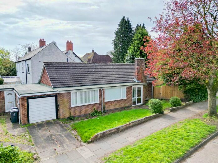 2 Bedroom Detached Bungalow To Rent In Lodge Farm Road, Leicester, LE5