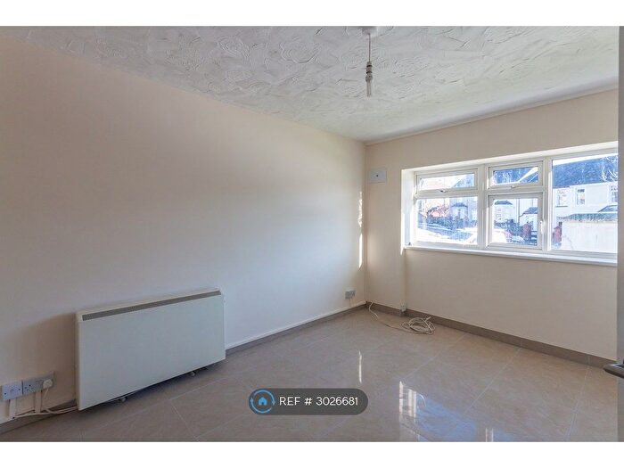 1 Bedroom Flat To Rent In The Hendre Flats, Brynmawr, Gwent, NP23