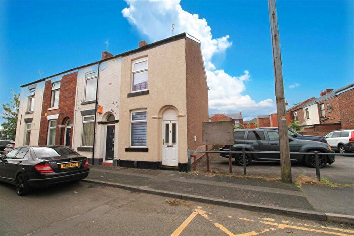 2 Bedroom House For Sale In King Street, Manchester, M34