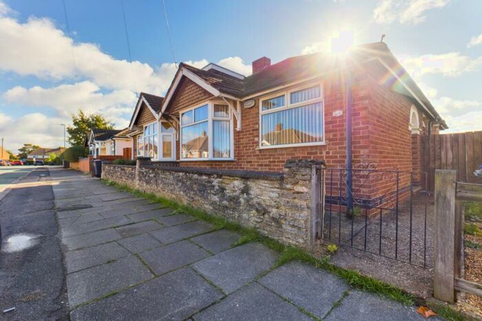 2 Bedroom Bungalow To Rent In Yelvertoft Road, Northampton, NN2