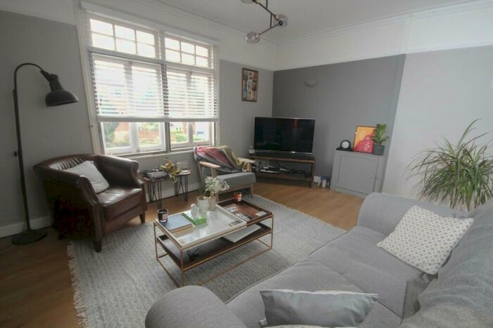 1 Bedroom Flat To Rent In Rose Valley, Brentwood, Essex, CM14