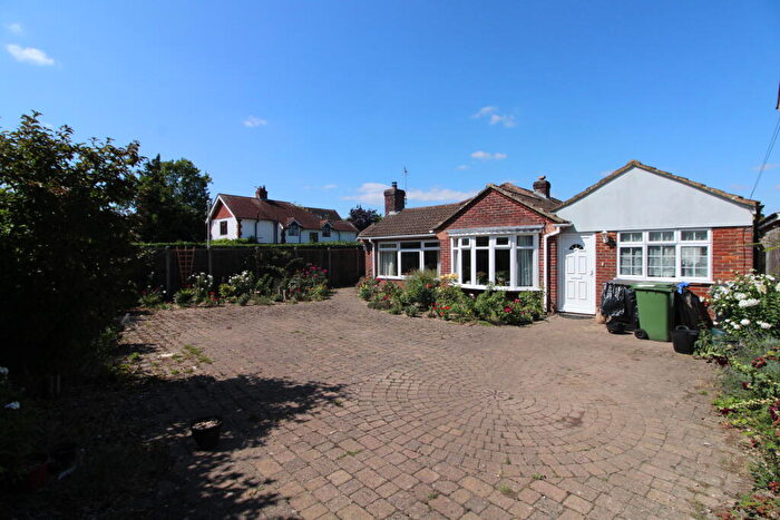 4 Bedroom Detached Bungalow For Sale In Monks Lane, Newbury, RG14