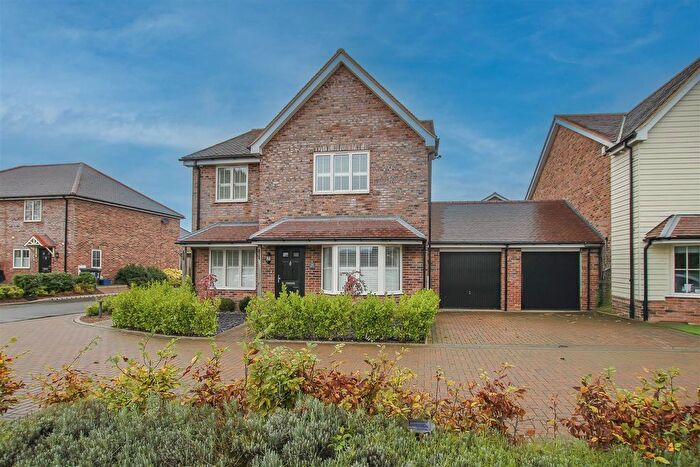 4 Bedroom Detached House For Sale In Little Ridings Lane, Ingatestone, CM4