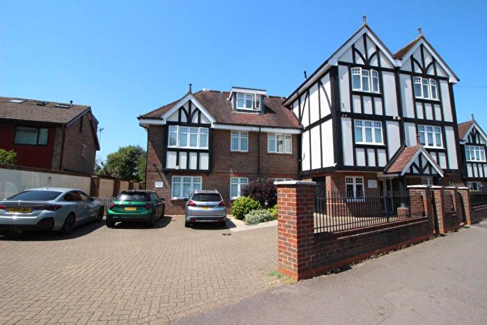 2 Bedroom Apartment For Sale In Brookview Lodge, Green Lane, Worcester Park, KT4