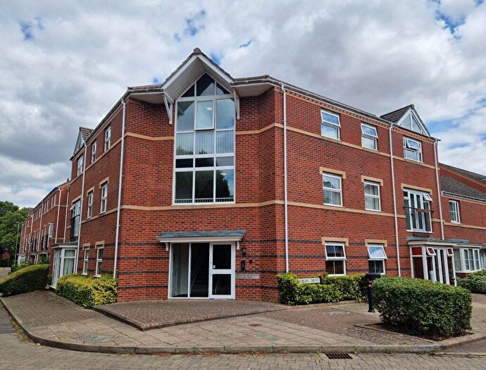 2 Bedroom Apartment To Rent In Alma Road, Banbury, Oxon, OX16
