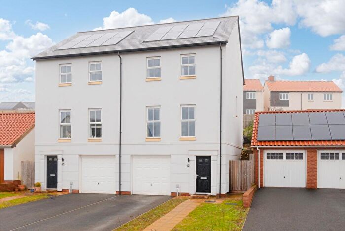 3 Bedroom Terraced House For Sale In Tarka Way, Crediton, EX17