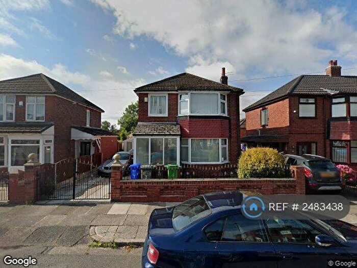 4 Bedroom Detached House To Rent In West Avenue, Manchester, M40