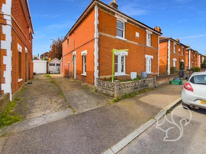 3 Bedroom Semi-Detached House To Rent In Winsley Road, Colchester, CO1