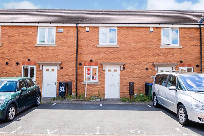 2 Bedroom House To Rent In Pel Crescent, Oldbury, B68
