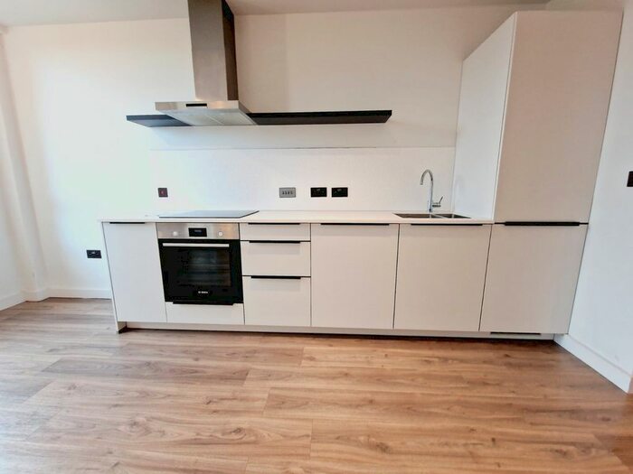 Studio To Rent In Merrion Avenue, Stanmore, HA7