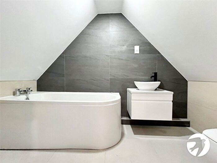 4 Bedroom Detached House To Rent In Frindsbury Hill, Rochester, Kent, ME2