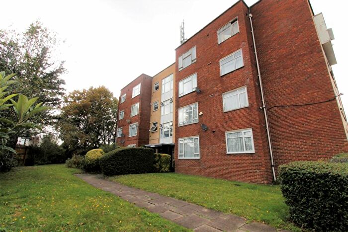 2 Bedroom Apartment To Rent In Blackbird Hill, London, NW9