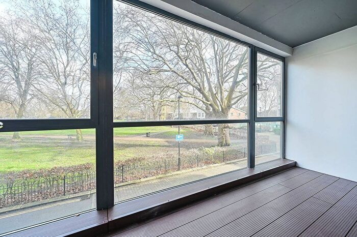 1 Bedroom Flat For Sale In All Saints Road, Acton, London, W3