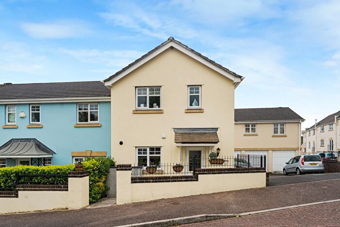 3 Bedroom End Terrace House For Sale In Chestnut Crescent, Chudleigh, TQ13