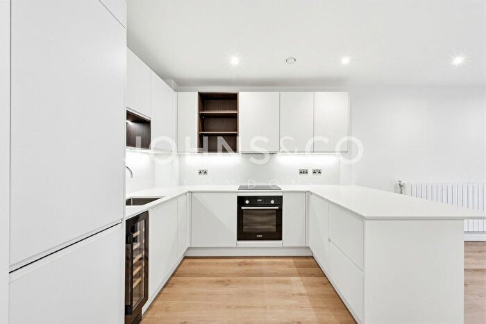 1 Bedroom Flat To Rent In Central Gardens, Kidbrooke Village, London, SE3