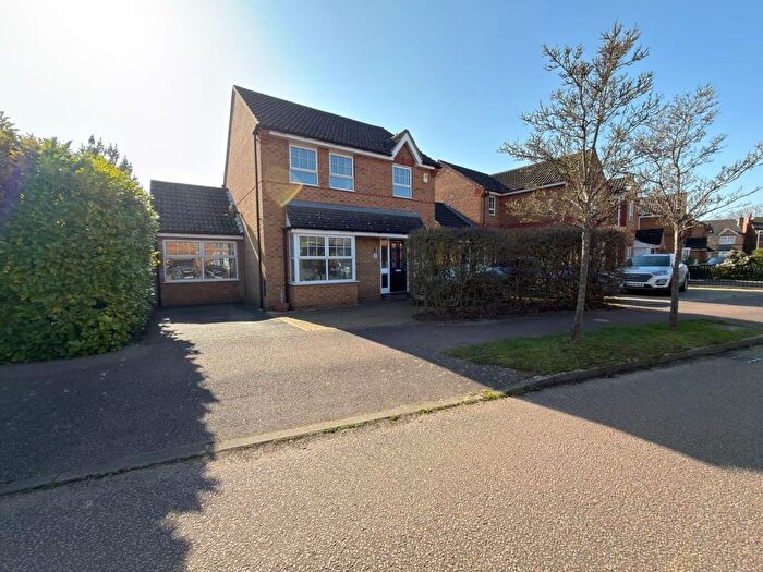3 Bedroom Property For Sale In Wingfield Drive, Potton, SG19