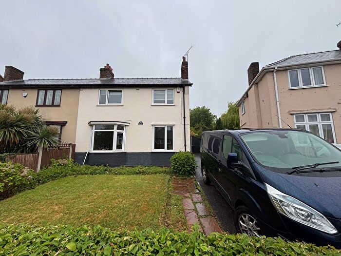 3 Bedroom Semi-Detached House To Rent In Newbold Road, Chesterfield, S41