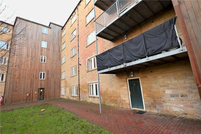 2 Bedroom Flat To Rent In Carr Mills, Buslingthorpe Lane, Leeds, West Yorkshire, LS7