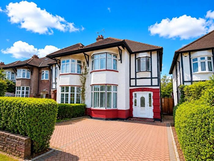 3 Bedroom Semi-Detached House For Sale In Hale Lane, Mill Hill, NW7