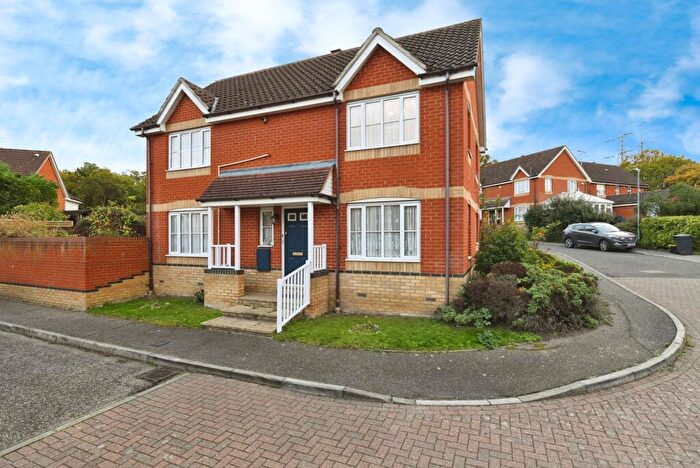 4 Bedroom Detached House For Sale In Heron Gardens, Rayleigh, Essex, SS6