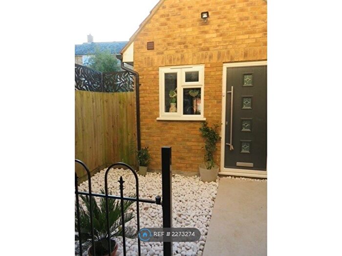 Studio To Rent In Hidcote Drive, Westcroft, Milton Keynes, MK4