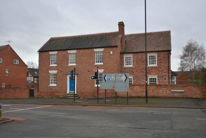 2 Bedroom Flat To Rent In Apart, - Worcester Road, Pershore, WR10