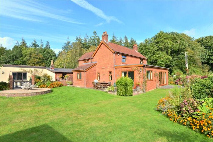 3 Bedroom Detached House For Sale In Broxhill, Fordingbridge, SP6