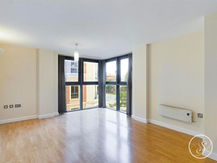 2 Bedroom Flat To Rent In Velocity North, City Walk, Leeds, LS11