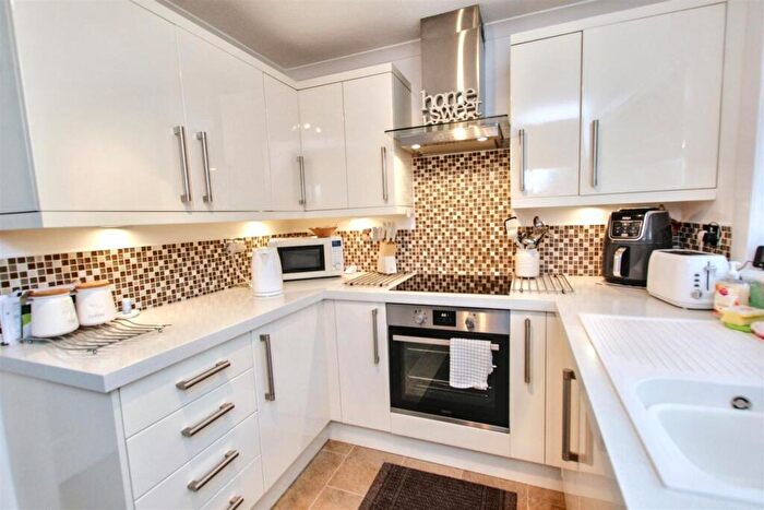 2 Bedroom Semi-Detached House For Sale In Gigha Quadrant, Wishaw, ML2