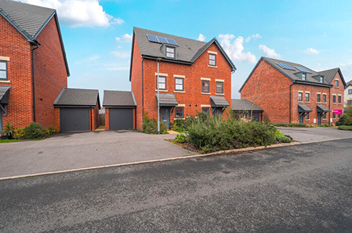 4 Bedroom Semi-Detached House For Sale In Russell Chase, Binfield, Bracknell, Berkshire, RG42