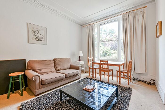 1 Bedroom Flat To Rent In Glazbury Road, West Kensington, London, W14